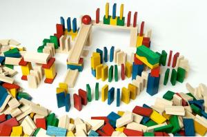 Dřevěné domino EkoToys  barevné 830